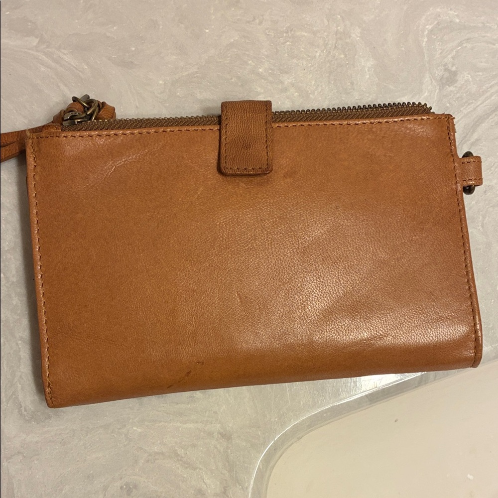 Lucky Brand Brown Leather Wristlet